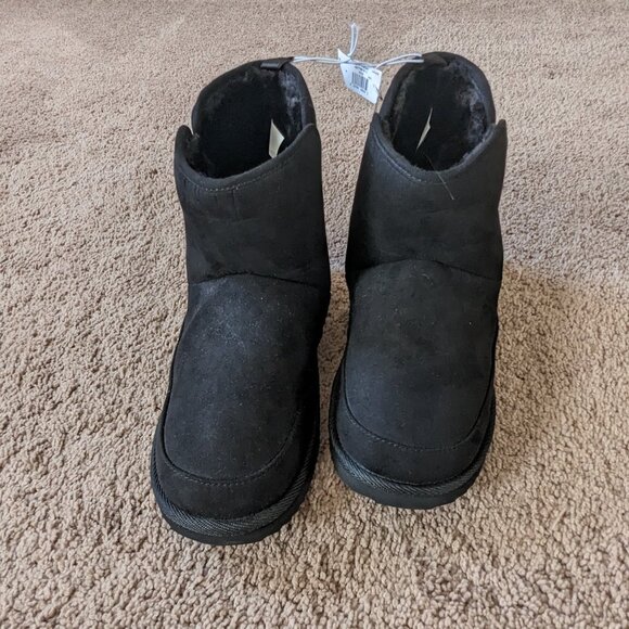 OLD NAVY Black Ugg Style Boots Faux Fur Size 8 NEW - Picture 7 of 10